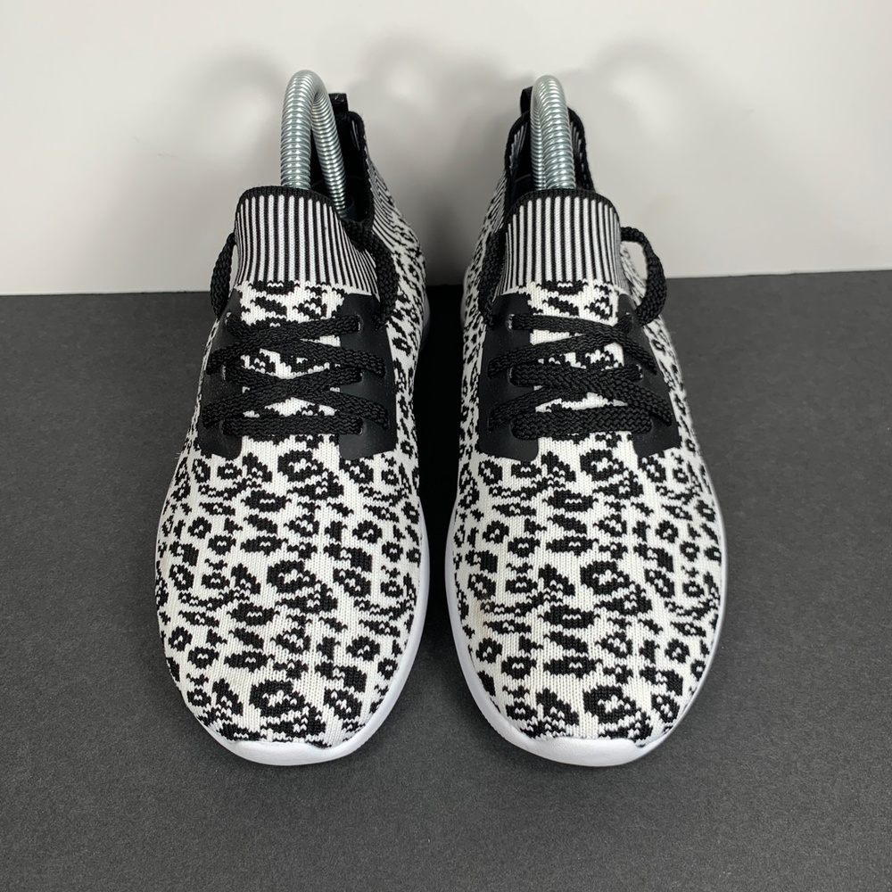 Skechers Bobs Sport Squad 2 Leopard Print Walking Sneakers Womens 7 LIKE NEW